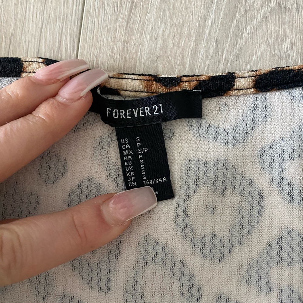 Forever 21 cropped top - Picture 3 of 3